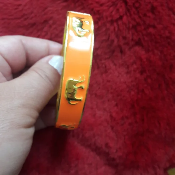 Cuff Bracelet with elefants WOMEN'S - Picture 7 of 7